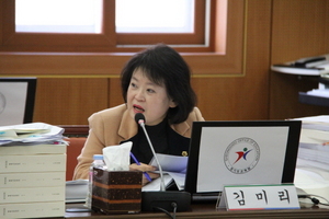 [NSP PHOTO]김미리 도의원, 교사 방학 중 근무 문제 제기