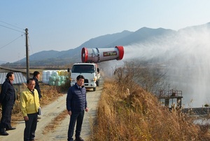 [NSP PHOTO]담양군, 소하천까지 빈틈없는 AI 차단방역 실시 눈길