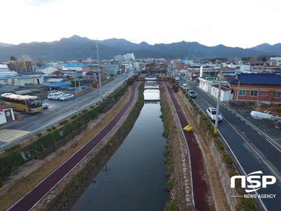 NSP통신-곡성군이 퇴적토 준설사업으로 말끔히 단장된 하천. (곡성군)