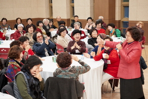 [NSP PHOTO]박남숙 용인시의원, 어르신대상 웃음특강 강연 나서