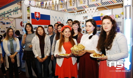 NSP통신-영진전문대학에 유학 온 외국인 유학생들이 한국 문화체험에 나선 모습. (영진전문대학)