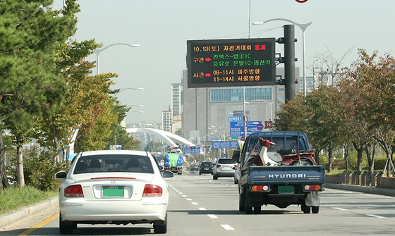 NSP통신-내년부터 경기도 17개시에 등록된 노후경유차에도 운행제한이 실시된다. (경기도)