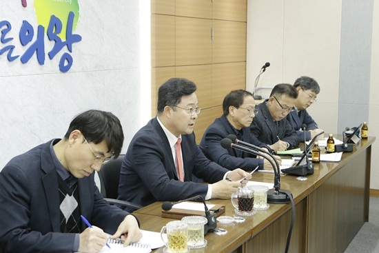 NSP통신-김성제 의왕시장(왼쪽 두번째). (의왕시)