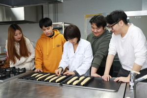 [NSP PHOTO]경일대 식품산업융합학과 파티쉐프, 건강 샌드위치 개발 구슬땀