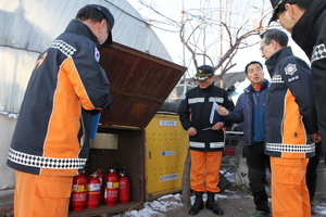 [NSP PHOTO]경기재난안전본부, 과천 비닐하우스촌 꿀벌마을 안전점검 나서