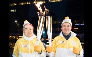 [NSP PHOTO]조양호 회장 父子, 평창 동계올림픽대회 성화 봉송
