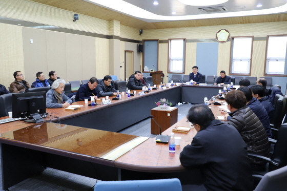 NSP통신-경기 평택시 고층건물 건축에 따른 피해대책 마련을 위한 간담회가 평택시의회 3층 간담회장에서 열렸다. (평택시의회)