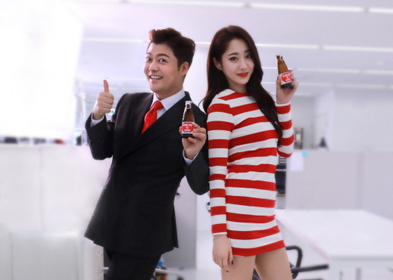 NSP통신-오로나민C 광고모델 전현무와 경리 (동아오츠카 제공)