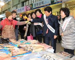 [NSP PHOTO]대구 달서구, 설 맞이 전통시장 장보기 행사 가져