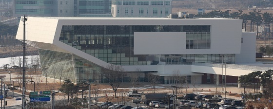 NSP통신-▲충남도서관이 건립 착수 5년 만인 오는 4월 문을 연다. (충청남도)