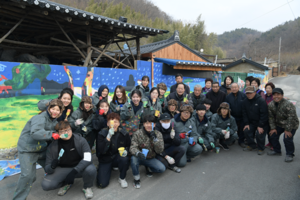 [NSP PHOTO]영천시, 학생들 땀방울을 물감 삼아 수놓은 마을 담장