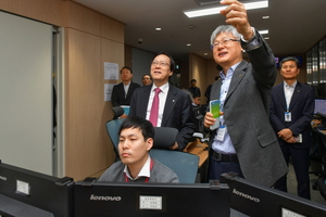 [NSP PHOTO]김용환 NH농협금융 회장, 설 연휴 IT비상운영계획 점검