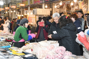 [NSP PHOTO]오산시, 설맞이 전통시장 장보기 행사 실시