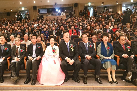 NSP통신-계원예술대학교 우경아트홀에서 김성제, 희망을 꽃 피우다 출판기념회가 개최됐다.