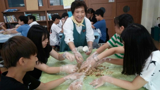 NSP통신-지난해 진행한 찾아가는 농촌체험수업 모습. (화성시)