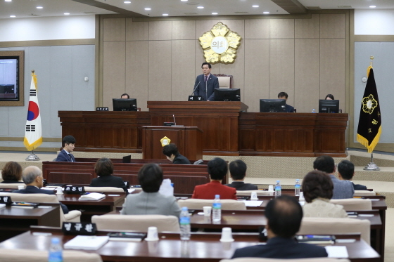 NSP통신-16일 경기 수원시의회가 333회 임시회 의정활동을 마무리 하고 있다. (수원시의회)