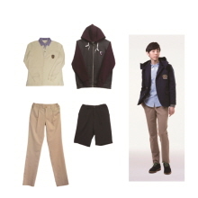 NSP통신-방수, 방풍 기능이 있으며 안쪽 패딩이 탈부착 가능한 3 in 1 자켓. 학교로고가 부착되어 있다. 착한교복은 후드티, 반바지, 와이셔츠나 블라우스 대신 티셔츠를 착용할 수 있다.