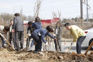 [NSP PHOTO]의왕시, 식목일 화살나무 1203본 식재 행사 개최