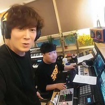 [NSP NEWS Image]허규, 녹음실 인증샷 공개…'응답하라' 음악감독 이상훈 포착 ‘궁금증↑’