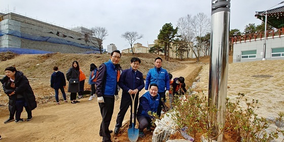 [NSP PHOTO]길종성 독도홍보관장, 매년 백마부대와 식목행사 가진다