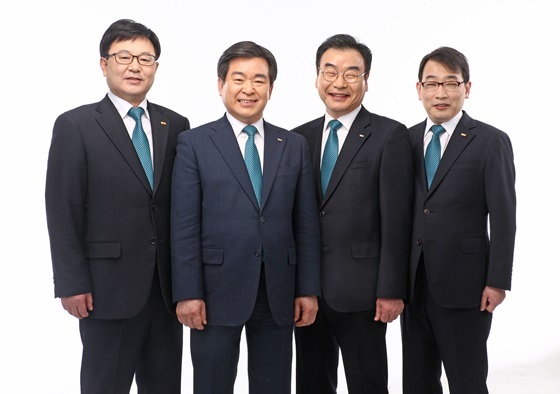 NSP통신-(왼쪽부터)김영만 부회장 후보, 김철수 전 협회장, 안민호, 김종훈 부회장 후보 (치협)