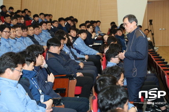 NSP통신-격식 없이 직원들과 소통하고 있는 정재훈 한국수력원자력 사장 (한울원자력본부)