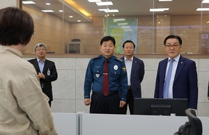 [NSP PHOTO]최홍묵 계룡시장, CCTV 통합관제센터 찾아 관제요원 격려