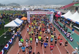 [NSP PHOTO]성주군, 제13회 성주참외 전국마라톤대회 8천명 참석…성황리 개최