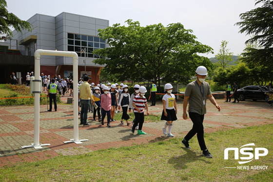 NSP통신-경주시가 대규모 재난 대응체계를 확립하고 시민의 생명을 지키기 위해 2018년 재난대응 안전한국훈련의 일환으로 15일 월성원자력본부에서 지진 및 방사능 누출 피해 대응훈련을 실시하고 있다. (경주시)