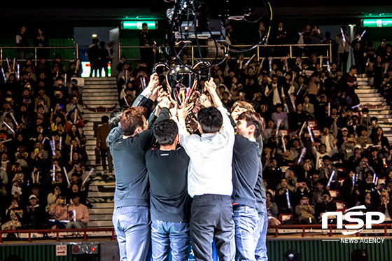 NSP통신-2018 리그오브레전드(LOL) 챔피언스 코리아(LCK, 롤챔스) 스프링 스플릿 결승전에서 우승을 차지한 킹존 드래곤 X.
