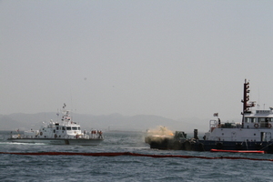 [NSP PHOTO]포항해경, 민·관·군 합동 해상방제훈련 실시