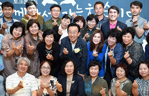 [NSP NEWS Image]김관용 경북도지사, 동락관에서  마지막 토크콘서트 개최