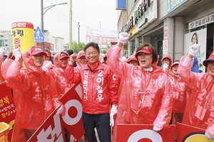 [NSP PHOTO]이철우 경북지사 후보, 불가론 경합지역 돌며 막판 지지호소