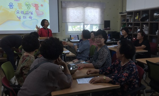 NSP통신-▲예산군이 지난 11일 다양한 우리쌀 활용(쌀빵 만들기) 교육을 개최했다. (예산군)
