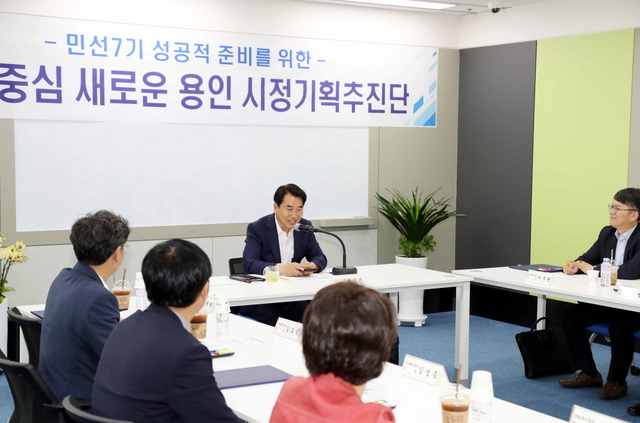 NSP통신-인사말을 하는 백군기 용인시장 당선인. (백군기 용인시장 당선인측)