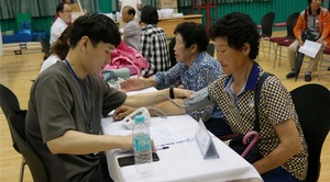 [NSP PHOTO]전남농협, 사랑실은 농업인 행복버스 나주시서 봉사활동 전개