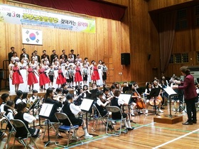 [NSP PHOTO]진안군립합창단, 학교로 찾아가는 음악회 호응