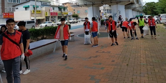 NSP통신-▲아산시가 깨끗한 아산만들기 캠페인을 전개하고 대청소를 실시했다. (아산시)