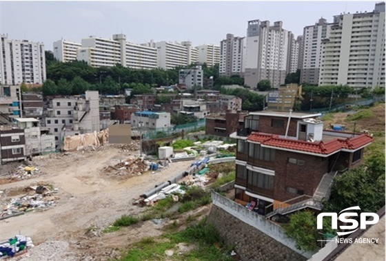 NSP통신-대우건설이 시공사인 노량진본동 지역주택조합사업부지의 현재 모습 (강은태 기자)
