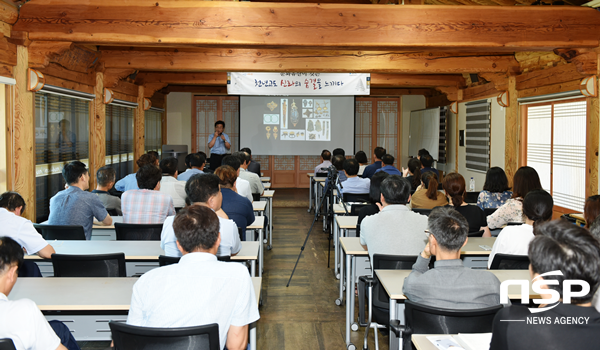 NSP통신-유병화 국립경주박물관장이 지난 1일 황룡사 역사문관에서 강의를 하고 있다. (경북관광공사)