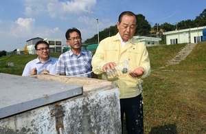 [NSP PHOTO]황선봉 예산군수, 예산정수장 방문 점검·근무자 격려