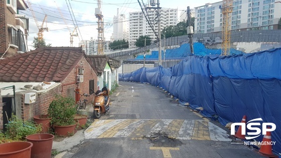 NSP통신-북한산두산위브2차 재건축 공사 중인 홍은6주택재건축지구 모습 (맹지선 기자)