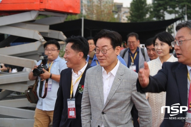 NSP통신-이재명 경기도지사가 제21회 부천국제만화축제에 참석하고 있다. (박승봉 기자)