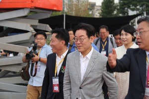 [NSP PHOTO][제21회 부천국제만화축제] 개막식...레드카펫 밟는 이재명 경기지사