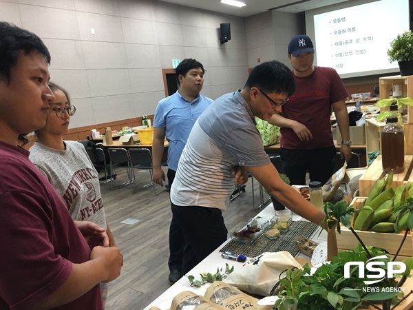 NSP통신-장성군이 농업인을 대상으로 실시한 상품전시 실습교육. (장성군)