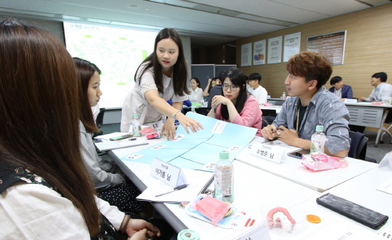 NSP통신-중소 협력사를 대상으로 상생협력 아카데미를 진행하고 있다 (CJ프레시웨이 제공)