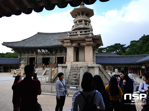 NSP통신-경북관광공사 베트남 관광객 불국사 팸 투어 모습. (경북관광공사)