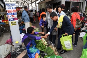 [NSP PHOTO]완주군 추석 장보기는 전통시장에서