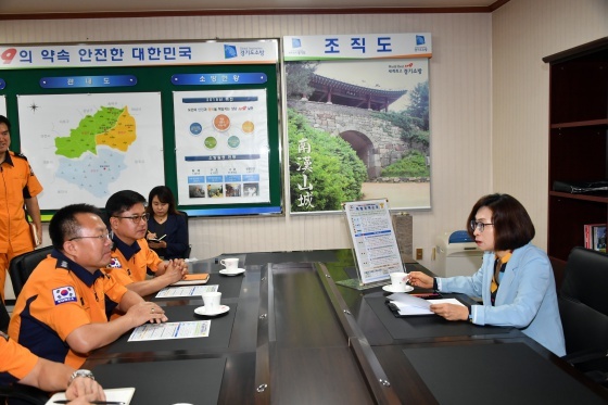 NSP통신-21일 경기 성남소방서와 분당소방서를 방문한 은수미 성남시장이 이야기를 하고 있다. (성남시)