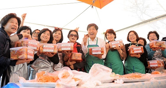 NSP통신-▲논산시가 다음달 10일부터 강경젓갈축제를 개최한다(지난해 모습). (논산시)